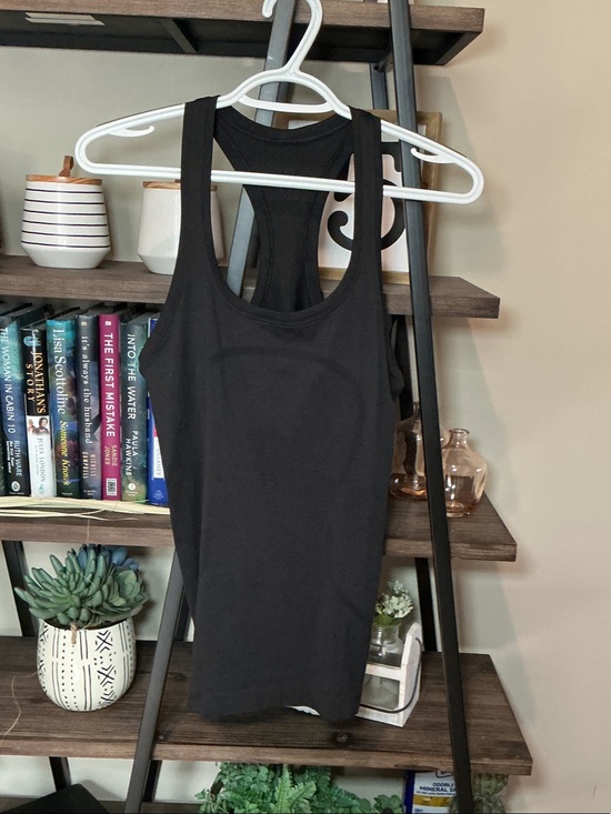 lululemon athletica Tops - Lululemon Swiftly Tank Black Size 6